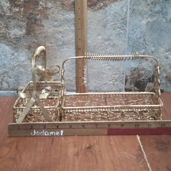 Gold Metal Wire Basket Christmas Tree and Ribbon Design Christmas Container Deco - Picture 8 of 9